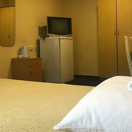 Kozatsky On Antonova Hotel เคียฟ ภายนอก รูปภาพ